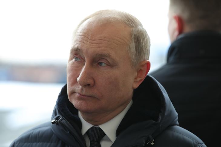 Putyin leckéztet? Fotó: EPA/MIKHAIL KLIMENTYEV/KREMLIN 