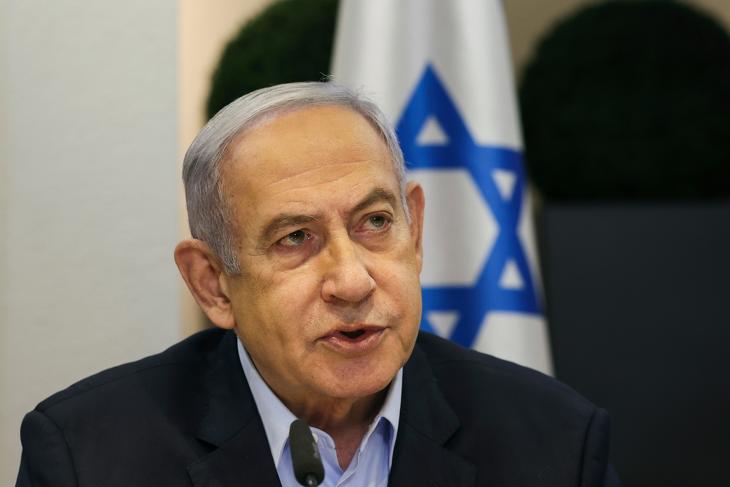 Az izraeli miniszterelnöknek, Benjámin Netanjahunak egyre nehezebb