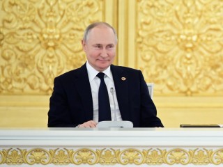 Vlagyimir Putyin a Kremlben 2023. április 6-án. Fotó: EPA/MIKHAEL KLIMENTYEV/SPUTNIK/KREMLIN POOL