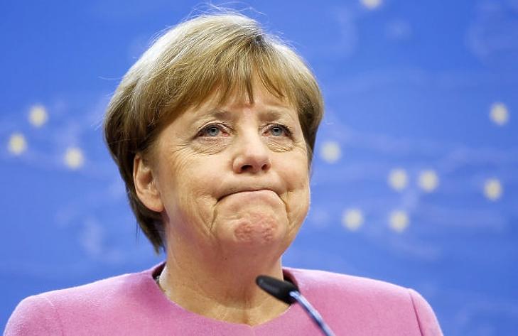 Felrobbanhat a német nagykoalíció – már kinézték Merkel utódját