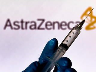 Nem hatékony 65 év felett az AstraZeneca vakcinája? Reagált a gyártó is