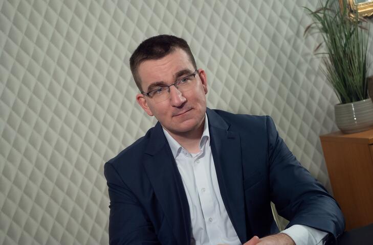 Rácz András nem érti, miért akar beengedni a kormány ennyi oroszt