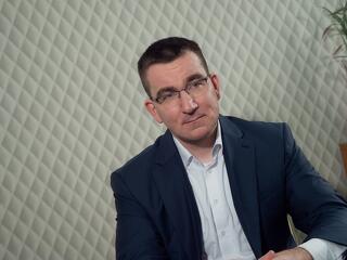 Rácz András nem érti, miért akar beengedni a kormány ennyi oroszt