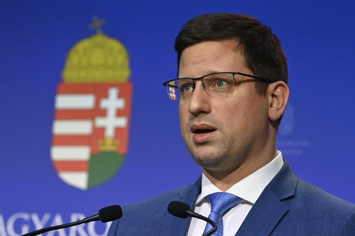 Gulyás Gergelyt az újságírók többségét a hirtelen jött rákosrendezőidöntés érdekelte