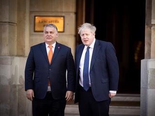 A nap képe: így fogadta Boris Johnson Orbán Viktort