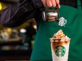 A Starbucks új vezetője hatalmas összeget kapott átigazolásáért