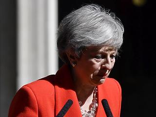 A nap képe: könnyek között búcsúzott Theresa May 