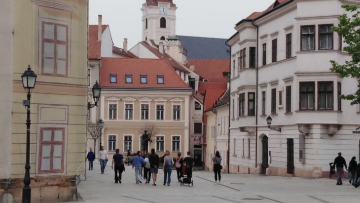 Aranyat ér egy felújított polgári lakás a győri belvárosi sétálóutcákban