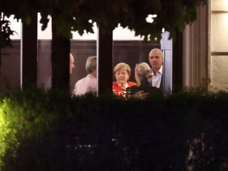Barack Obama és Angela Merkel egy berlini étteremben 2023. május 2-án. Fotó: Twitter/Fabian Matzerath/Bild  