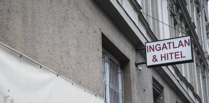Tovább drágulnak a lakáshitelek, újabb nagybank törte át a kamatplafont