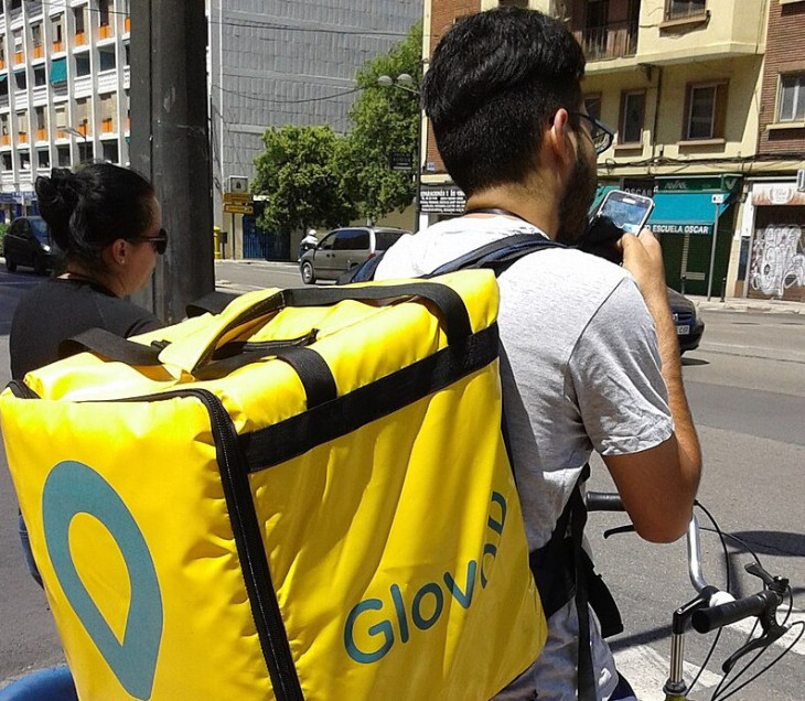 A Glovo ételfutárai sok országban, és sok országból is megjelentek