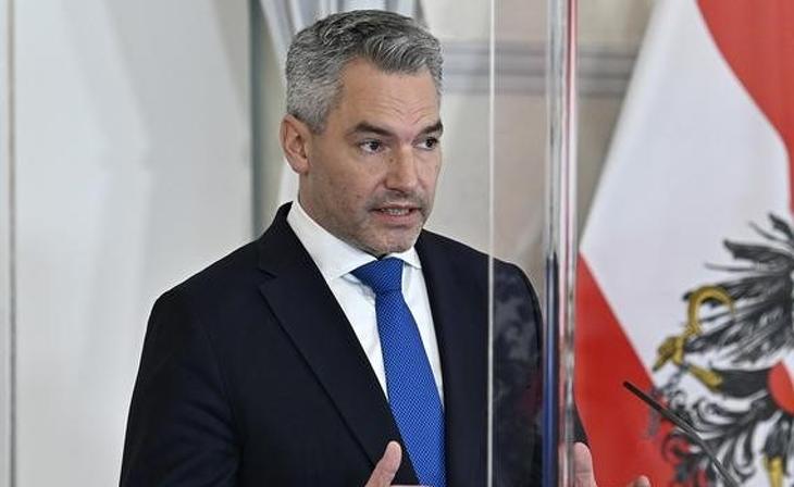 Karl Nehammer: ebben a háborúban mindkét oldalon csak vesztesek vannak. Fotó: dw.com