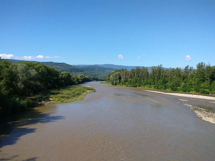 A Tisza a romániai Máramarossziget és az ukrajnai Aknaszlatina között