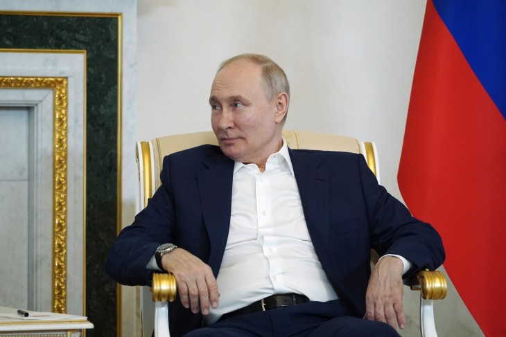 Putyin eddig megúszta az összeomlást. Fotó: EPA/ALEXANDER DEMYANCHUK / KREMLIN