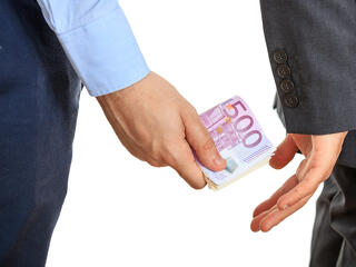 Most a bolgárokkal osztozunk a legkorruptabb címen