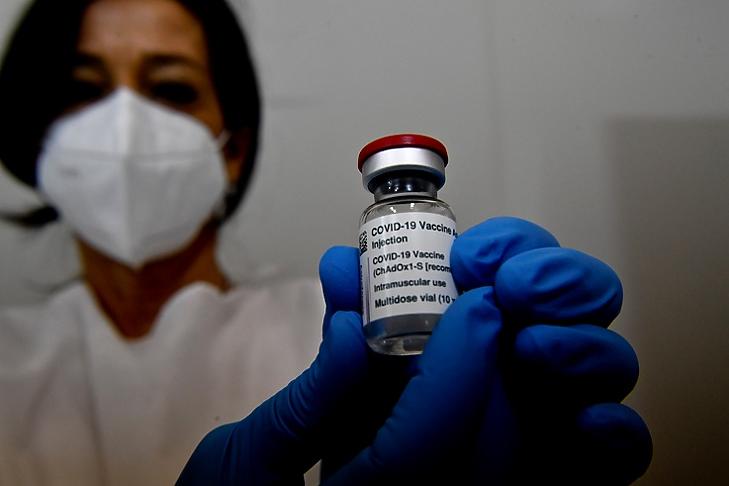 Rossz hír jött Brüsszelből: durván visszavágja vakcina-szállításait az AstraZeneca