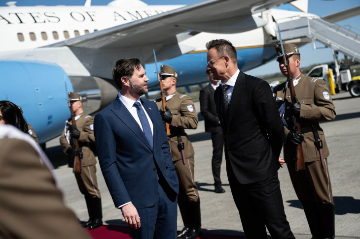 Szijjártó Péter és JD Vance