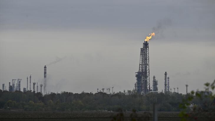 Még bő fél évig tarthatnak a helyreállítási munkálatok a Dunai Finomítóban