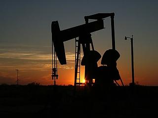 Kúszik lefele az olajár – mi lesz jövőre? 