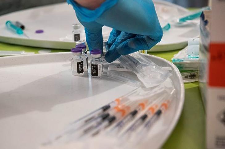 Balkáni, afrikai és ázsiai államoknak küld vakcinákat Csehország