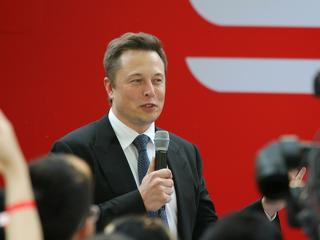 Elszólta magát Elon Musk - elképesztő, mennyi pénzt bukott