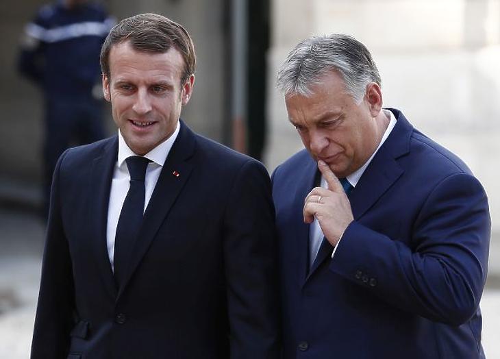 A nap képe: ilyen különös fotót már rég láttunk Orbán Viktorról