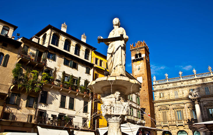 A Piazza Dante Veronában. Fotó: depositphotos
