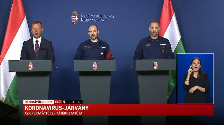 Szlávik János, Kiss Róbert és Gál Kristóf az operatív törzs korábbi sajtótájékoztatóján. Forrás: Youtube 