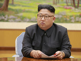 Óriási előrelépés a béke felé: történelmi tettre készül Kim Dzsongun