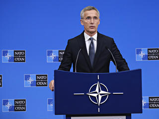 A NATO-főtitkár szerint etikus fegyvereket gyártani