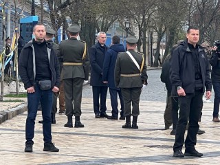 Jens Stoltenberg Kijevben 2023. április 20-án. Fotó: Twitter/Kyiv Independent  