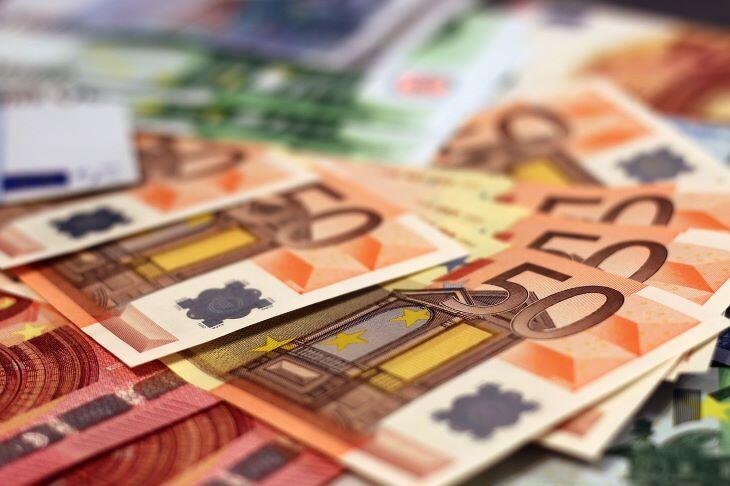 Az euró most bizony elbánt a hazai fizetőeszközzel