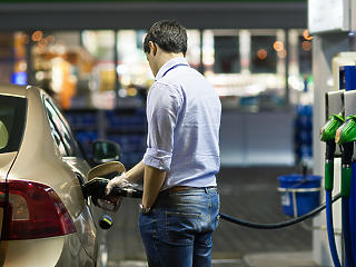 A mait pénteken újabb benzinár-emelés követi
