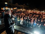 Továbbra is magabiztosan vezet a Tisza a Fidesz előtt, de...