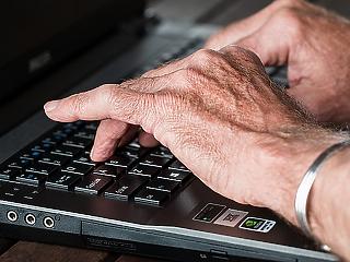 Az internet fogja bearanyozni a nyugdíjasok életét?