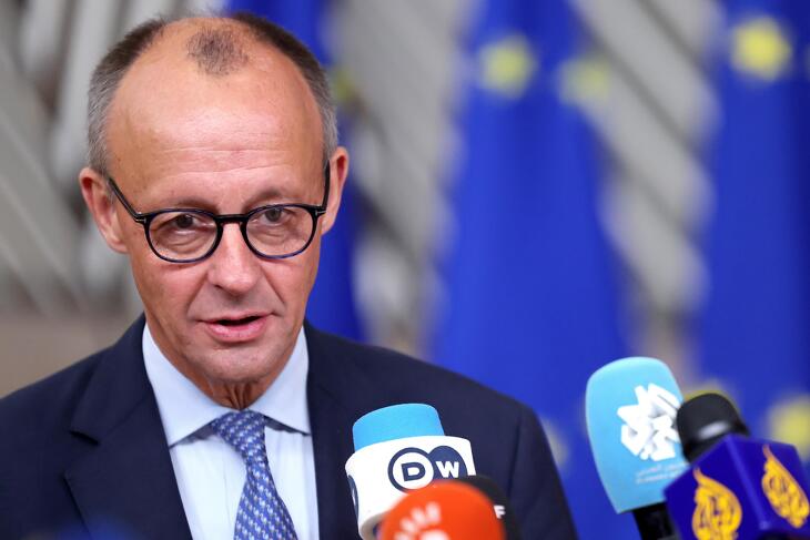 Friedrich Merz az emberi jogok kukázására készül az Arab-öbölben