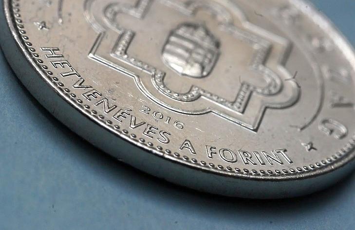 Ma is majdnem megdőlt a forintcsúcs, már a járvány megszűnésére spekulálnak