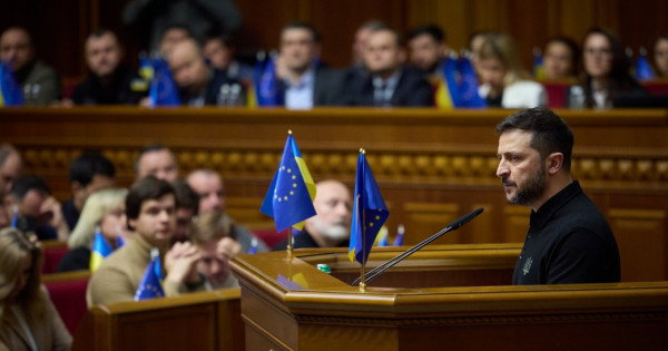 Volodimir Zelenszkij ukrán elnök ismerteti Győzelmi Tervét