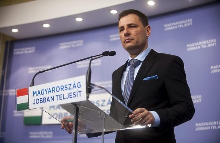 Egy magyar államtitkár minden nyereségét befizette az államkasszába