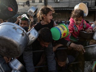 „Üvöltünk, éhezünk és meghalunk egyedül” – történelmi tragédia színhelye lett Gáza