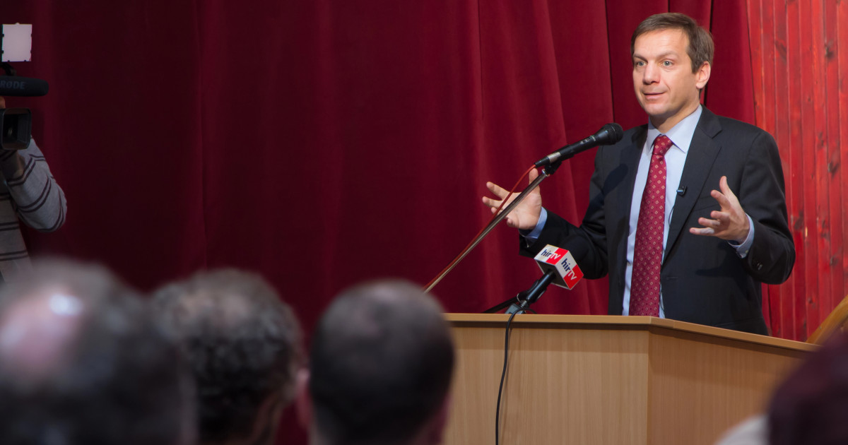 Bajnai Gordon: fordulóponthoz érkezett a gazdaság, és a politika is