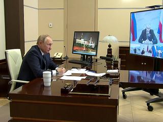 A nap képe: ebből a szobából irányítja  Putyin a háborút