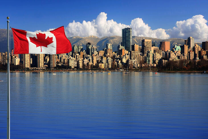Fesztiválba hajtott egy autó Vancouverben