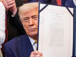 Egy fegyverszünetet már aláírt Trump – az utolsó pillanatban
