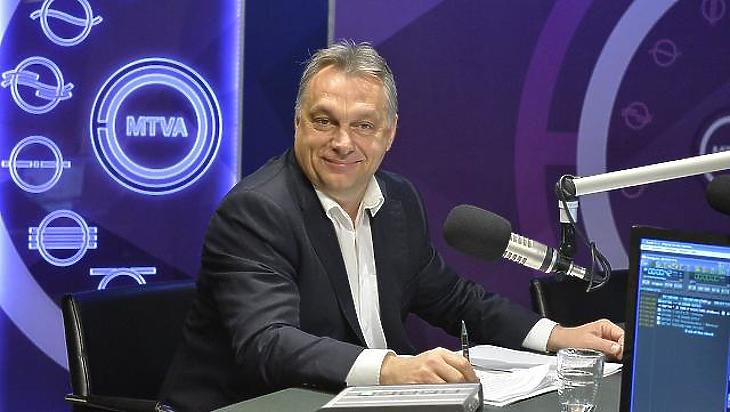 Orbán Viktor a Kossuth Rádióban. Fotó: MTI