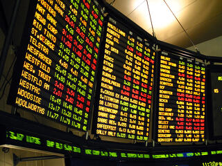 Vaskos pluszban a tőzsde, történelmi csúcson az OTP