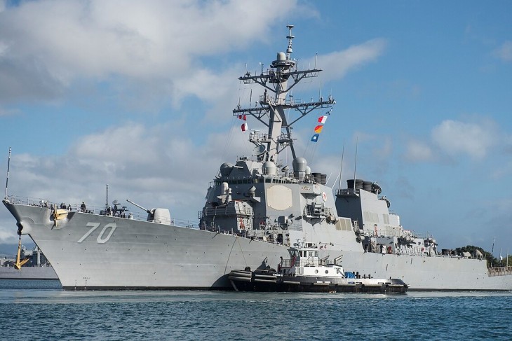 A Hopper amerikai romboló Pearl Harbornál 2016. május 20-án. Fotó: Wikipédia/Petty Officer 1st Class Charles White