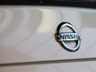 Egyre mélyebb gödörben a Nissan, bezárják a dél-koreai gyárakat