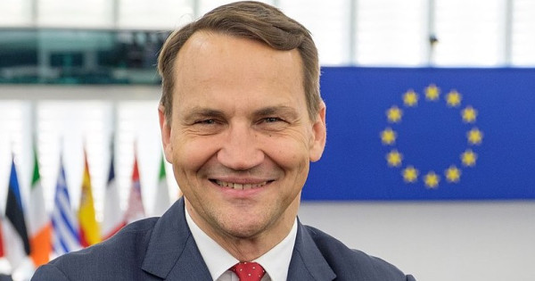 Radosław Sikorski lengyel külügyminiszter nagy feladatokat is vállalna