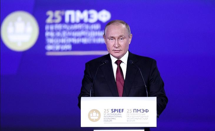 Vlagyimir Putyin június 17-én. Fotó: kremlin.ru